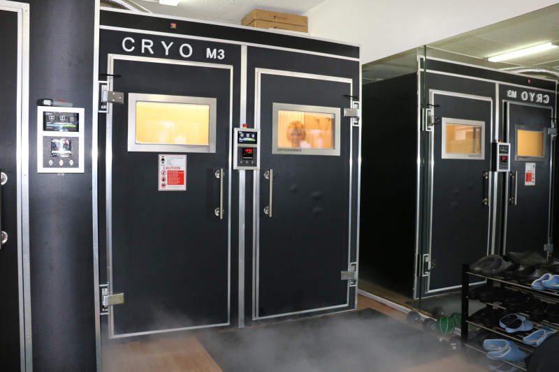 Laura-Dunn-Cryohealth-care-Cryotherapy-health-antiaging-lose-weight-reduce-wrinkles-minimize-pores-joint-pain-relief-Los-Angeles-cryofacial-cold-freezing-beauty-treatment